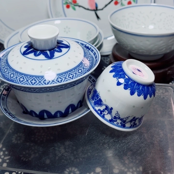 青花玲珑三才盖碗带一个杯子