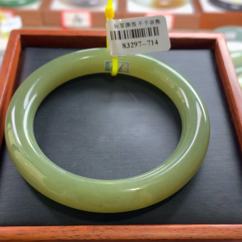 【闪购商品】和田玉手镯未镶嵌54.7