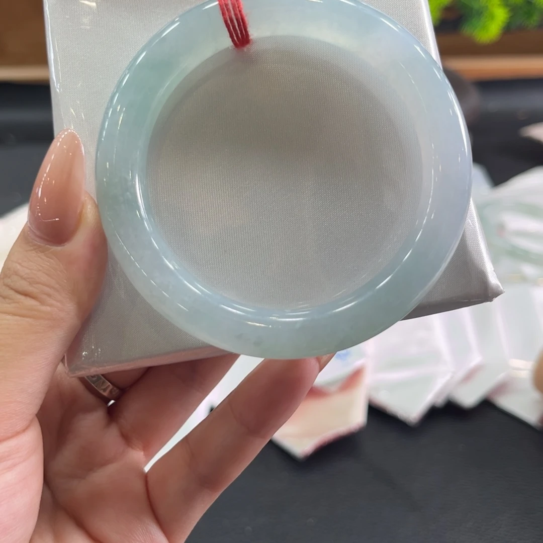翡翠未镶嵌手镯54圆条冰蓝