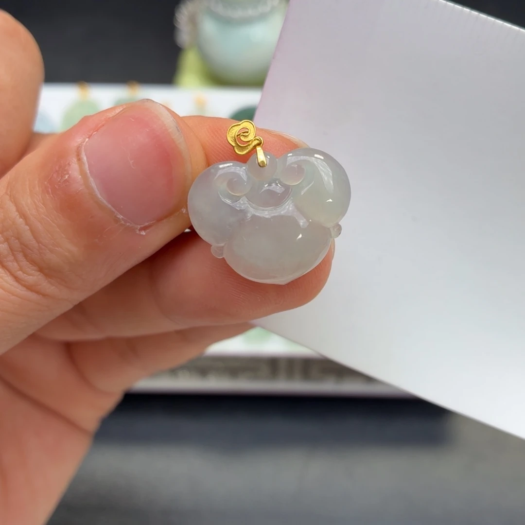 翡翠18K金镶嵌颈饰如意