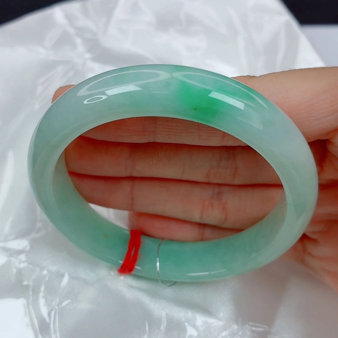 翡翠未镶嵌手镯55.2正圈，飘绿细腻，018