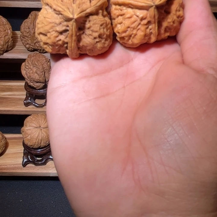 文玩核桃吊坠滇西52