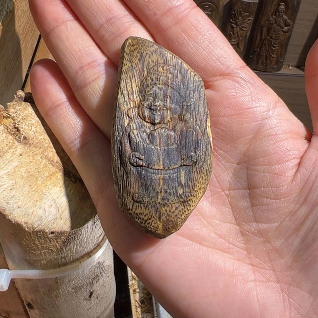 吊坠沉香绿棋楠吊坠雕刻10.8克