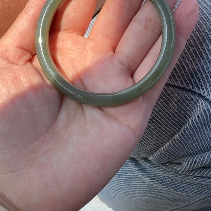 和田玉未镶嵌颈饰小**?