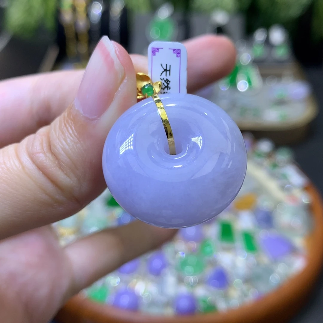 颈饰18K金镶嵌翡翠