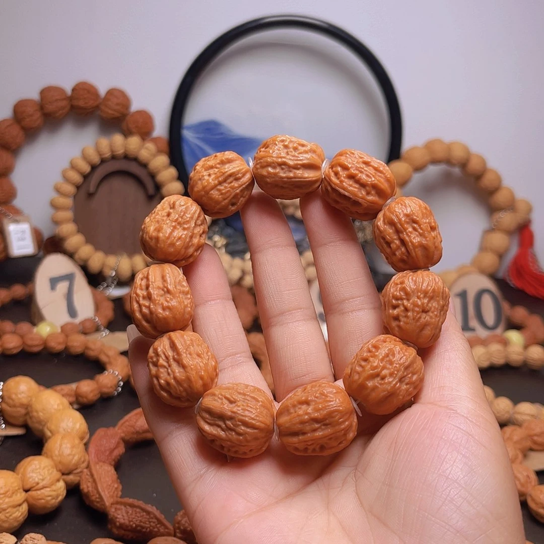 当***上核桃野生小核桃精品手串