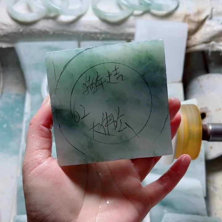 猪***吉定制石英质玉（天山翠）定制款62