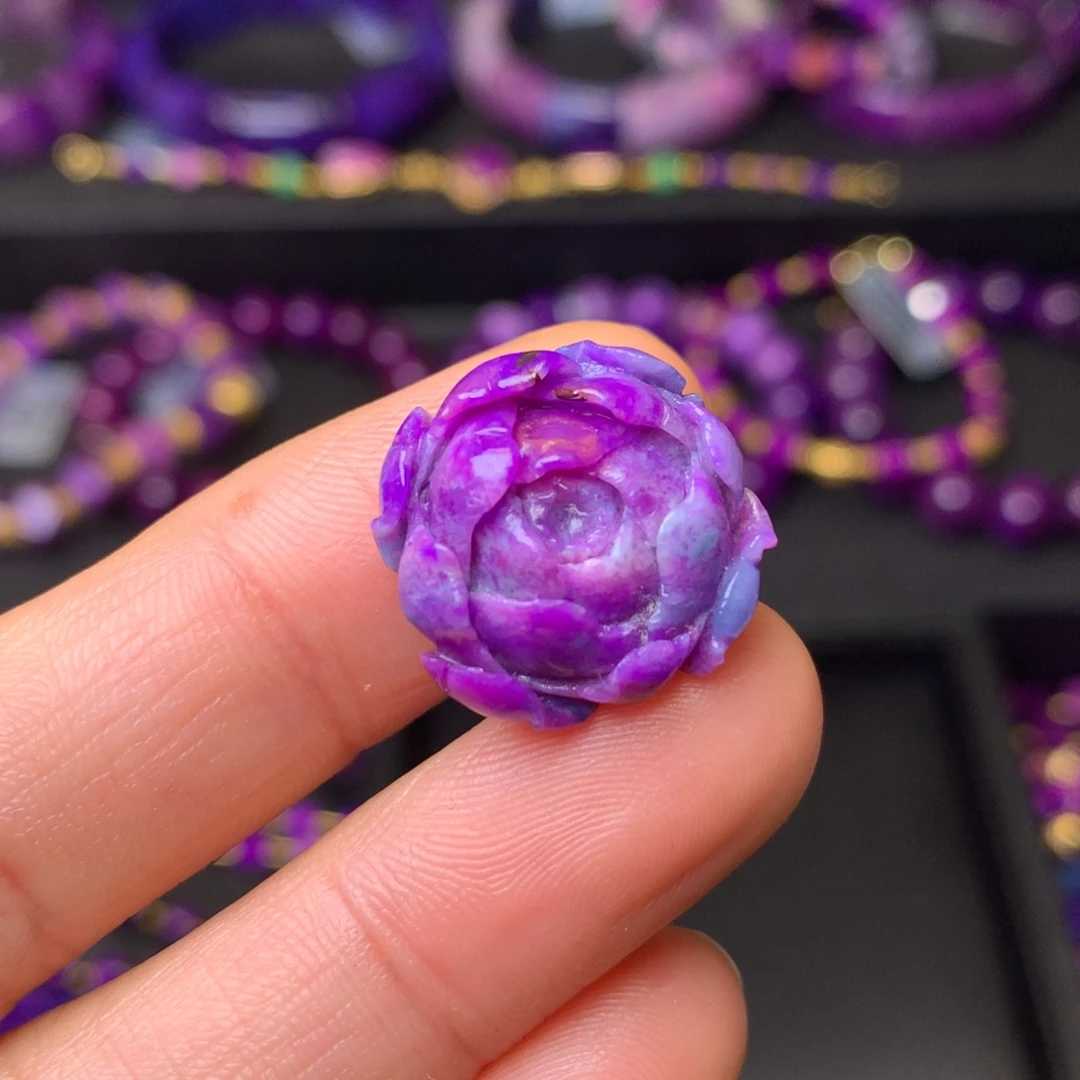 苏纪石（舒俱来）未镶嵌雕刻吊坠