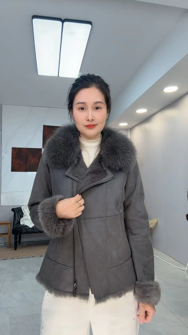 【思创】8216新款设计师款皮毛一体秋冬女士外套加厚女款气质短款