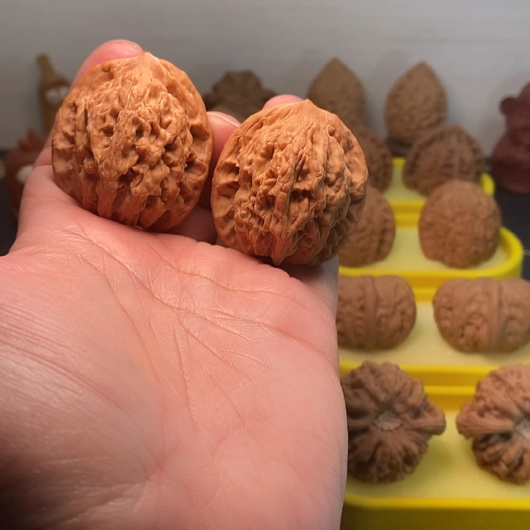 文玩核桃吊坠虎头核桃