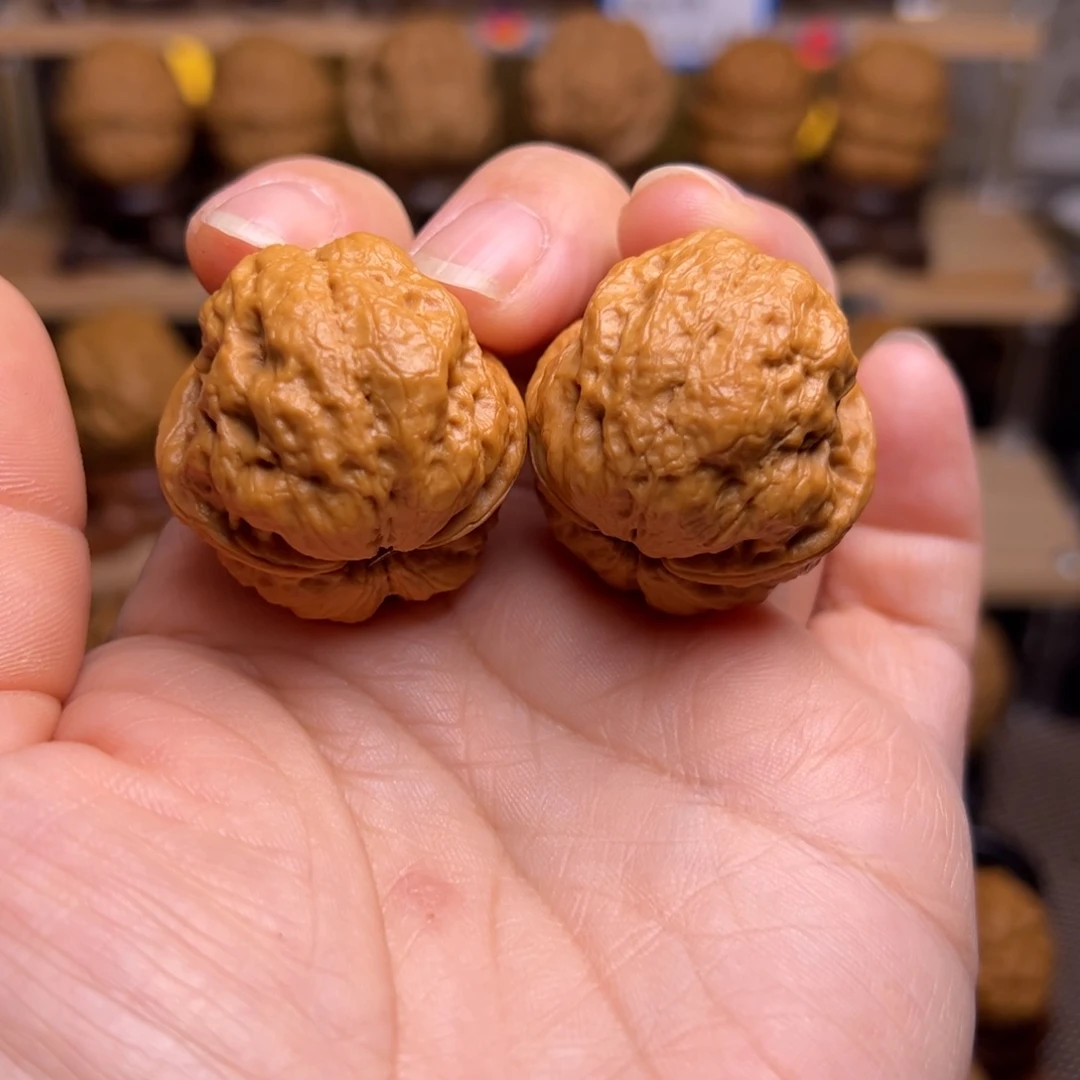 ℒ***子把件文玩核桃2w小玉蟾高货35尺