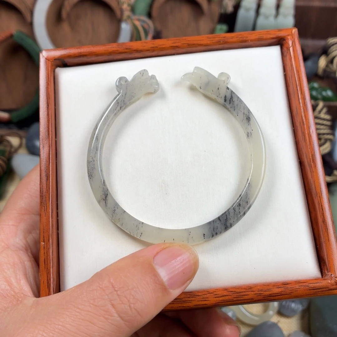 和田玉未镶嵌颈饰圈口53