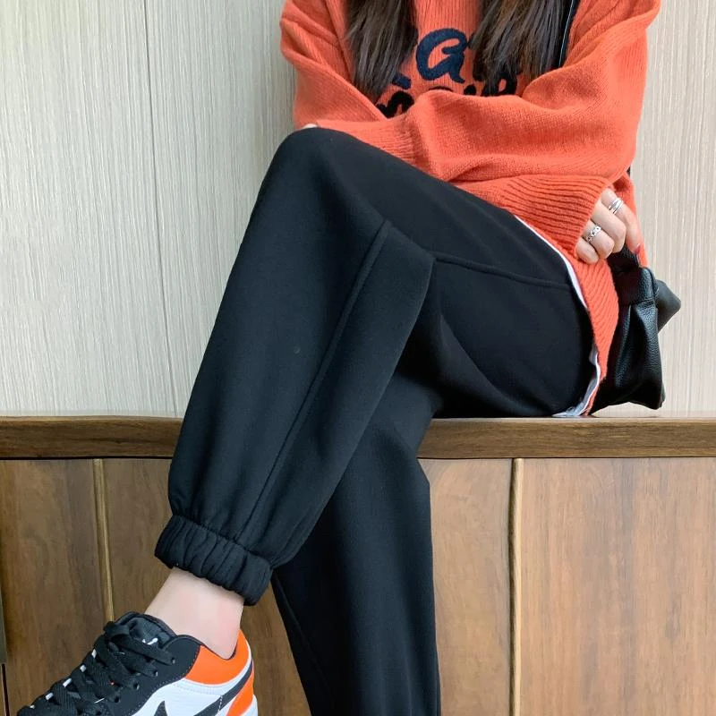 黑色裤子女士秋季今年新款宽松束脚显瘦运动裤休闲加绒卫裤女秋款
