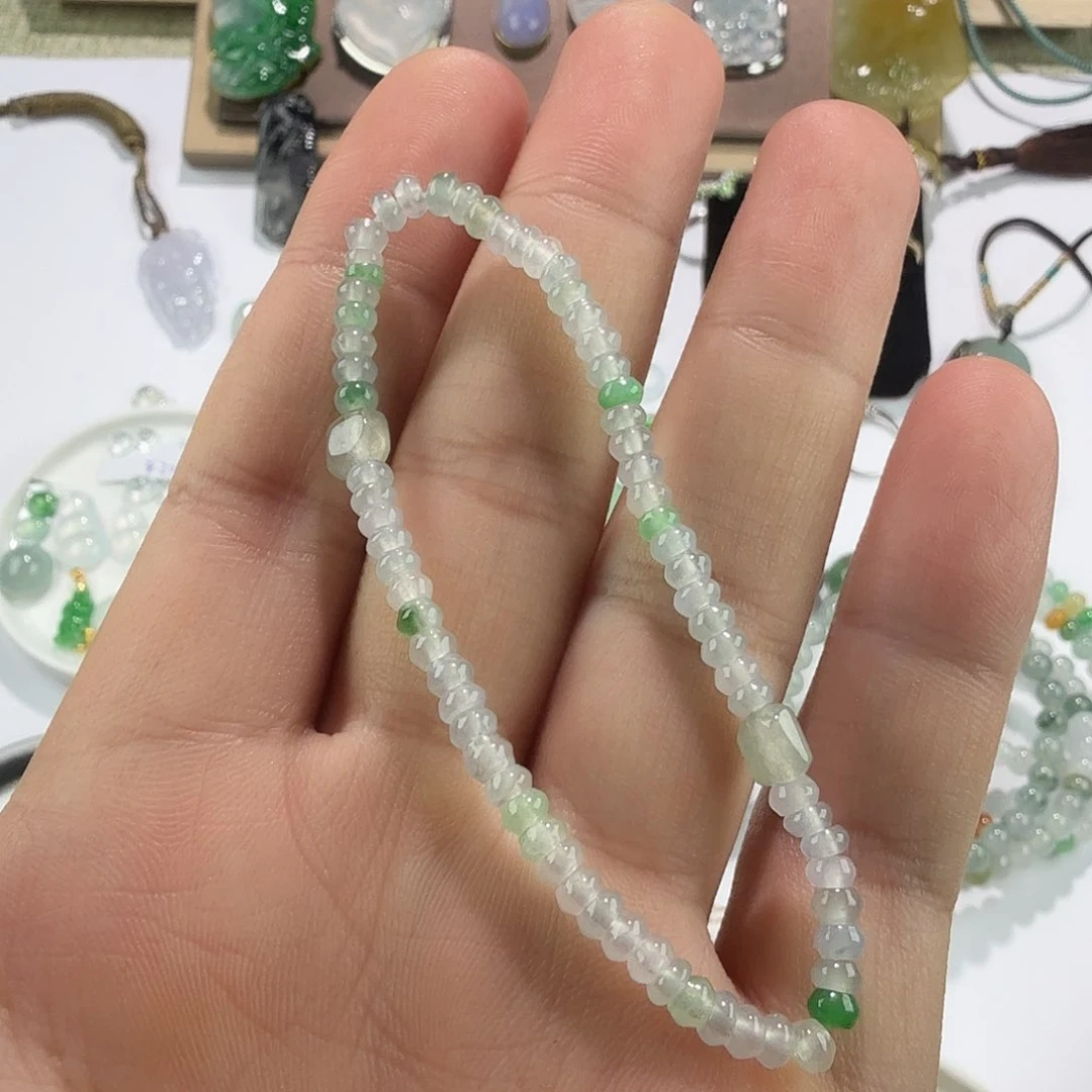 冯***子未镶嵌手串翡翠翡翠