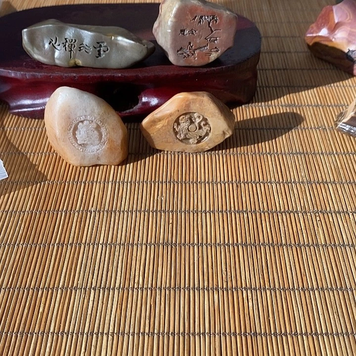 黑***️原石雕刻工艺品手把摆件
