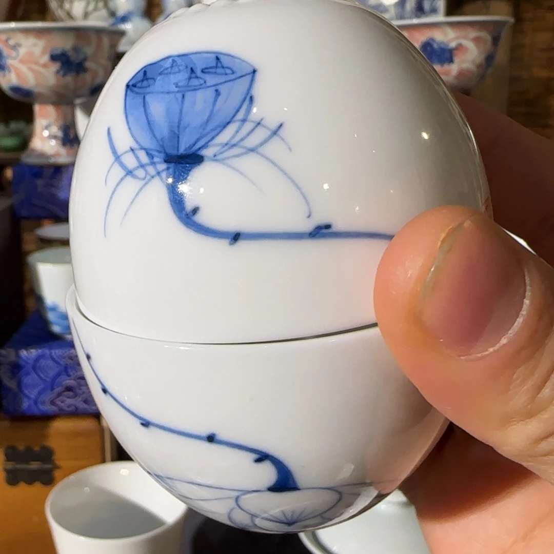 瓷手绘青花莲花蛋杯一对