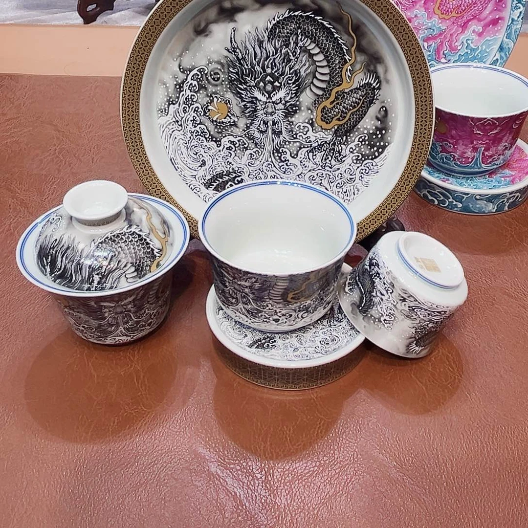 摆件景德镇陶瓷研究所工作的