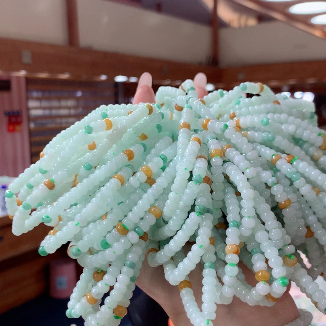 翡翠未镶嵌手链多样性发一