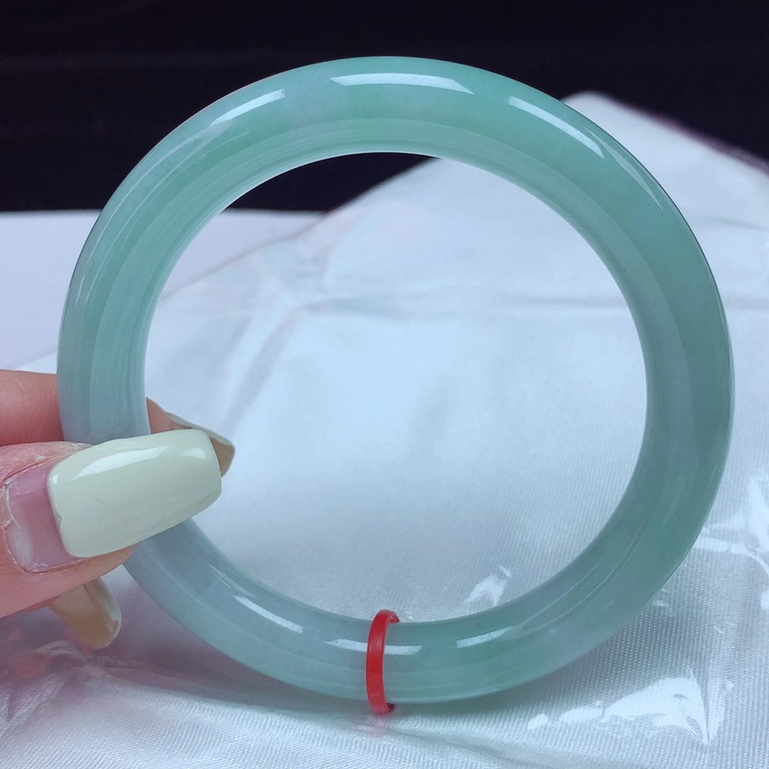 翡翠手镯（圆镯）未镶嵌57圈