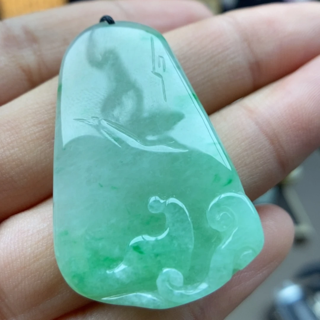 翡翠未镶嵌颈饰吊坠