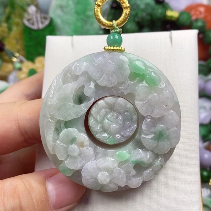 翡翠未镶嵌吊坠(赠链)