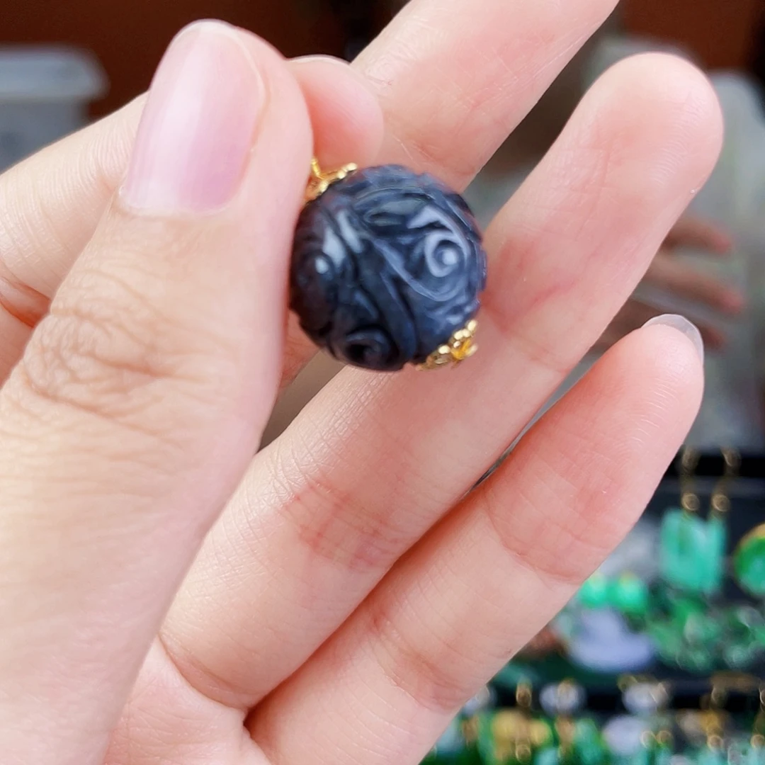 翡翠未镶嵌颈饰饰品