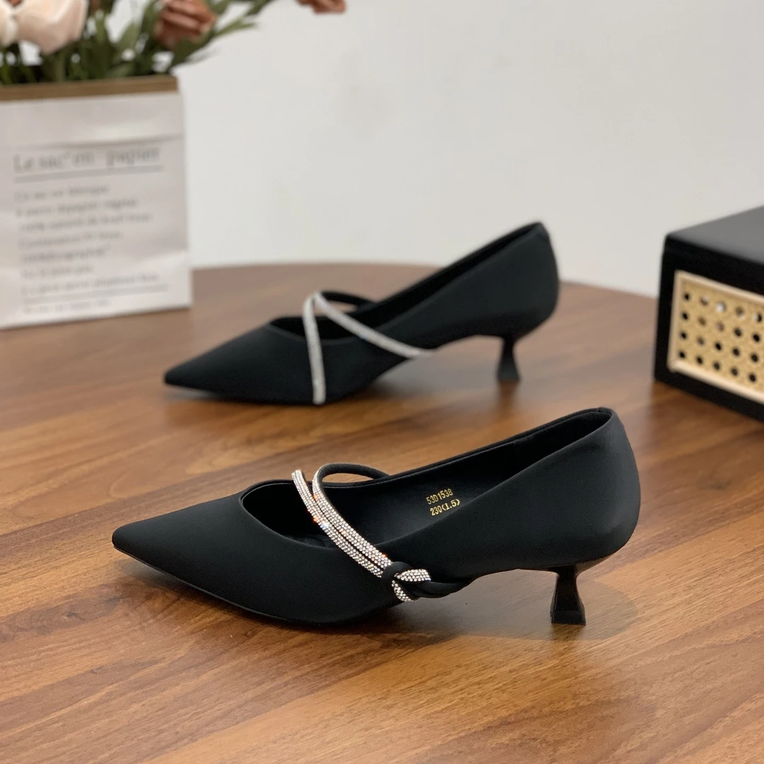 气质水钻高级感单鞋女2025春季新款细跟简约浅口一脚蹬百搭高跟鞋