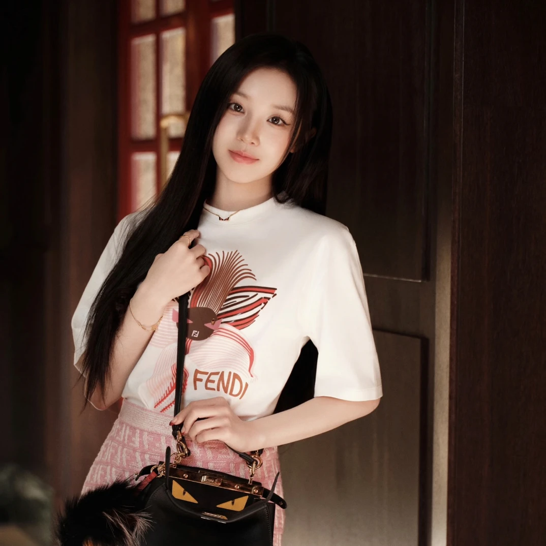 未使用 FENDI/芬迪 yy862  棉 25ss字母logo短袖 S码