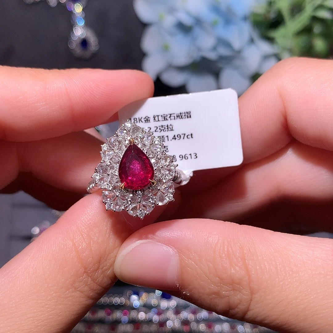 戒指18K金镶嵌红宝石