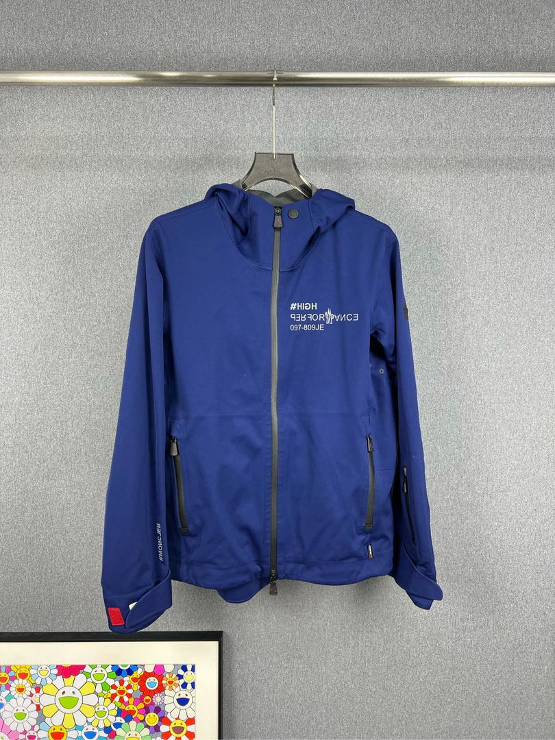 全新未使用 MONCLER 盟可睐冲锋衣拉链外套 M码 全新带吊牌A11875
