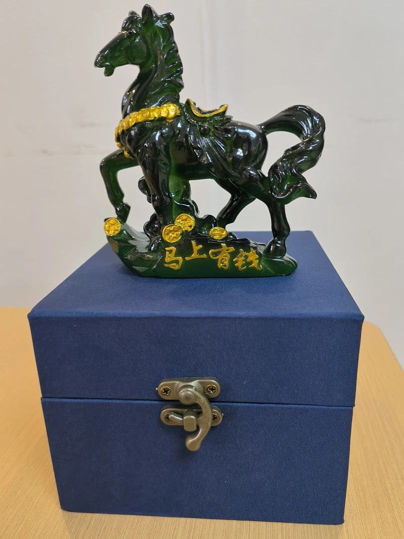 <八匹马>桌面摆件