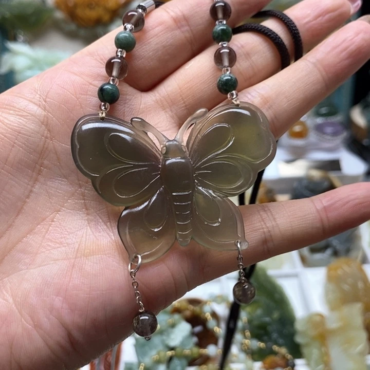 蛇纹石玉颈饰未镶嵌