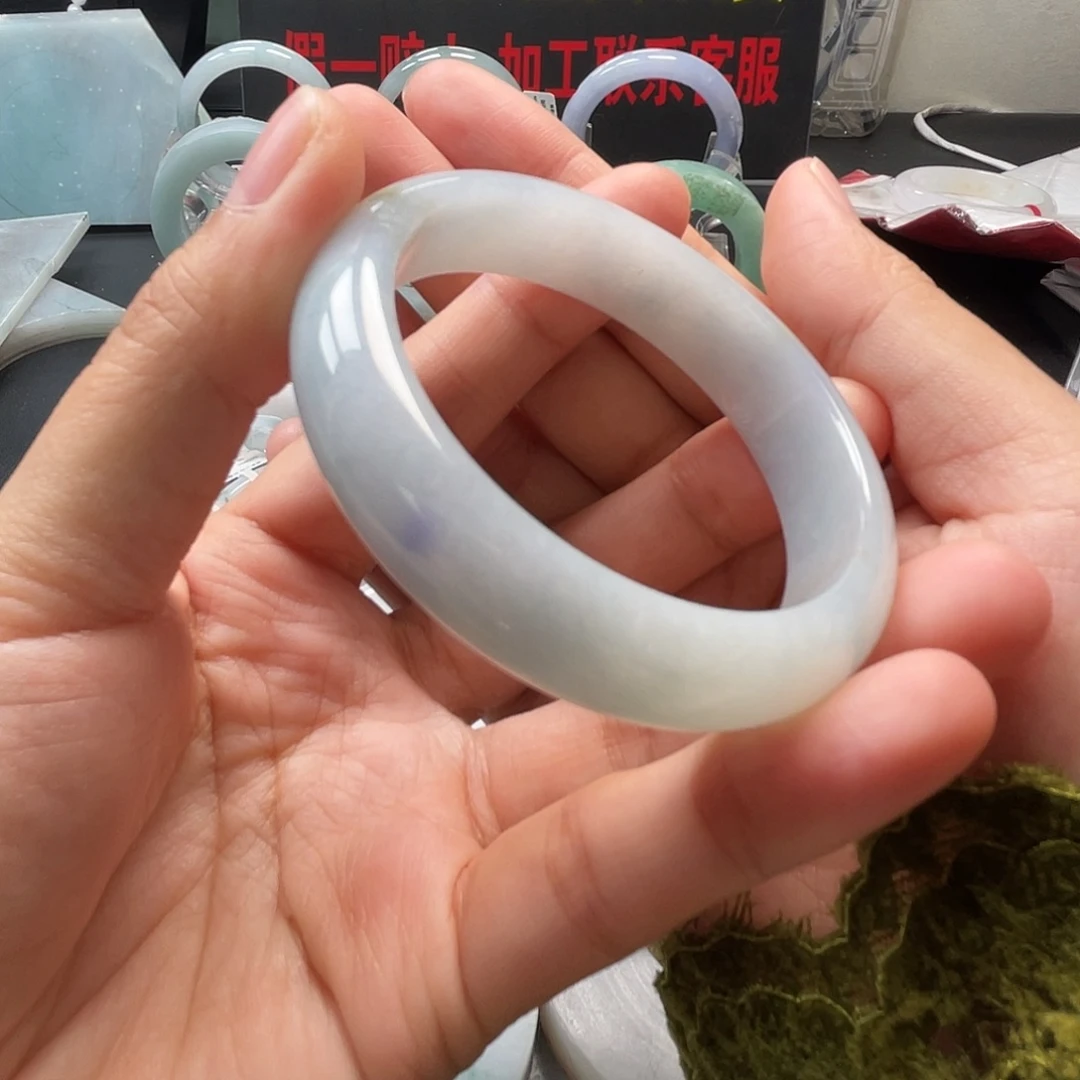 雪****翡翠未镶嵌颈饰翡翠