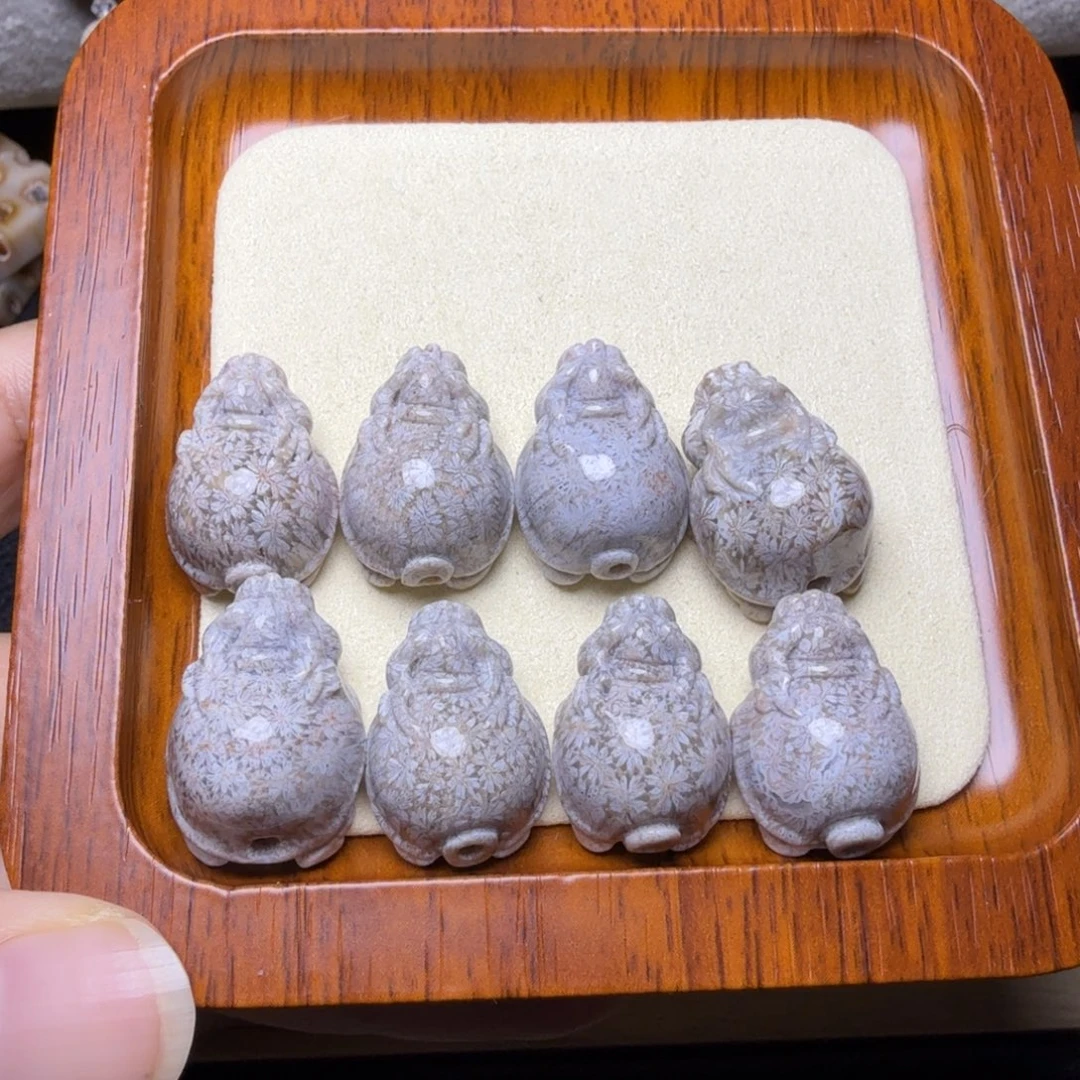 硅化玉未镶嵌灰粉枫叶，龙龟8只