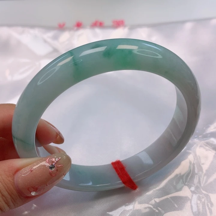 翡翠手镯未镶嵌57圈