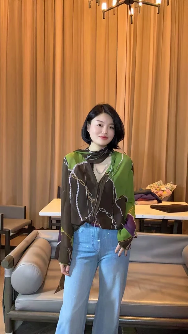 TANTAN  桑蚕丝 气质绿V领长袖带飘带衬衫 HR 2228