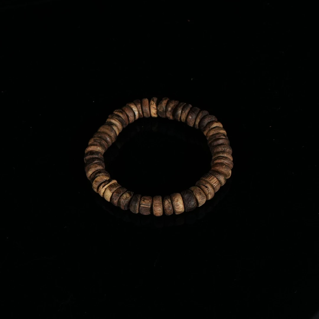 DY-A7998 越南顺化沉香土沉随型串 5.77g