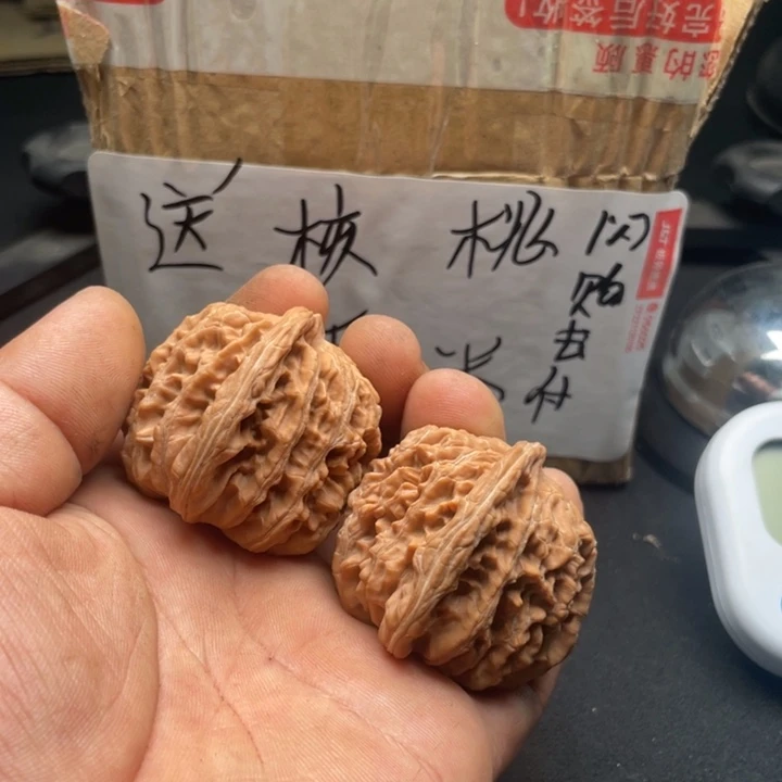 文玩核桃吊坠东*四座楼