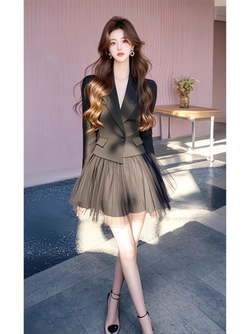 盐系轻熟一整套2025春季新款赫本风气质黑色西装外套纱裙时尚套装
