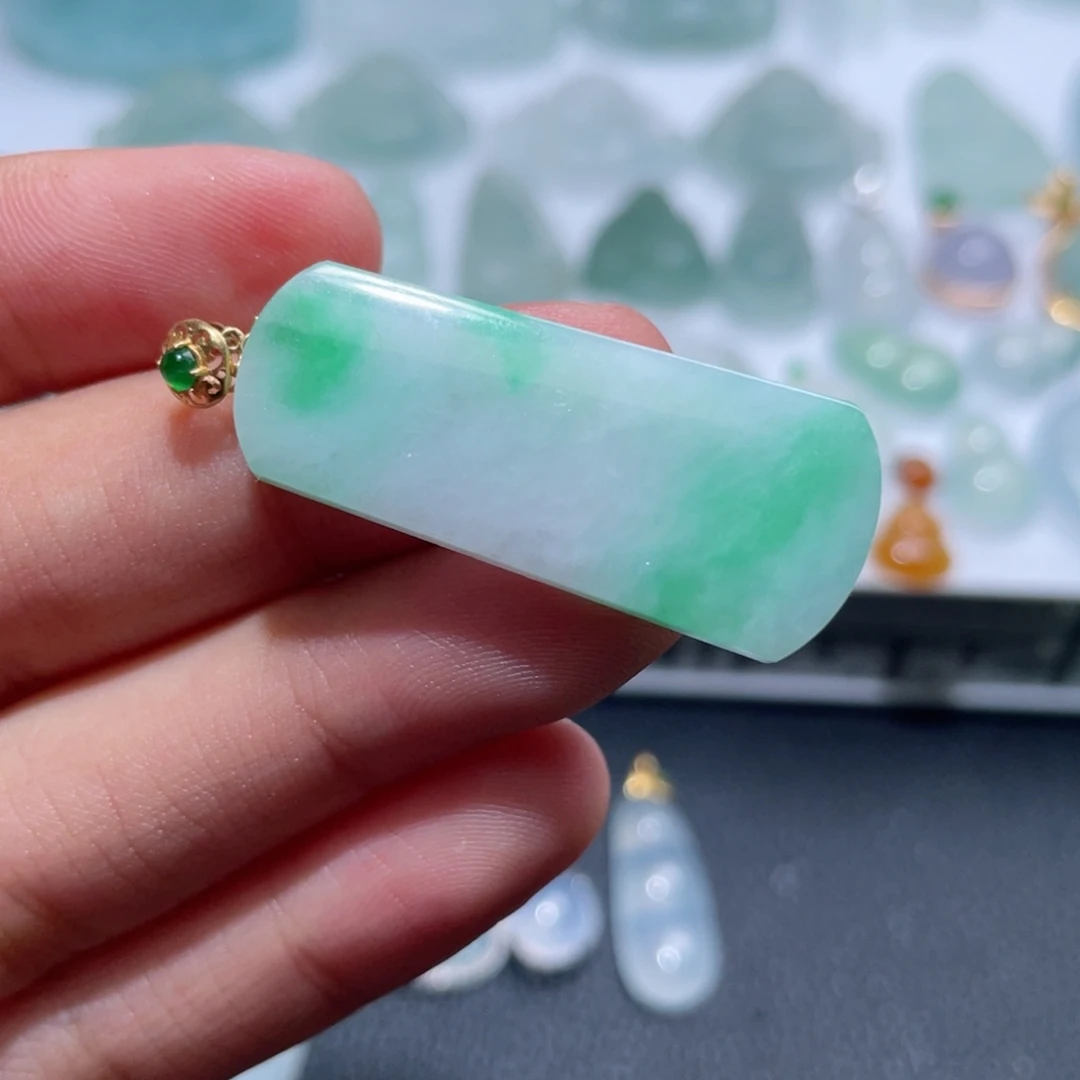 定制翡翠未镶嵌翡翠