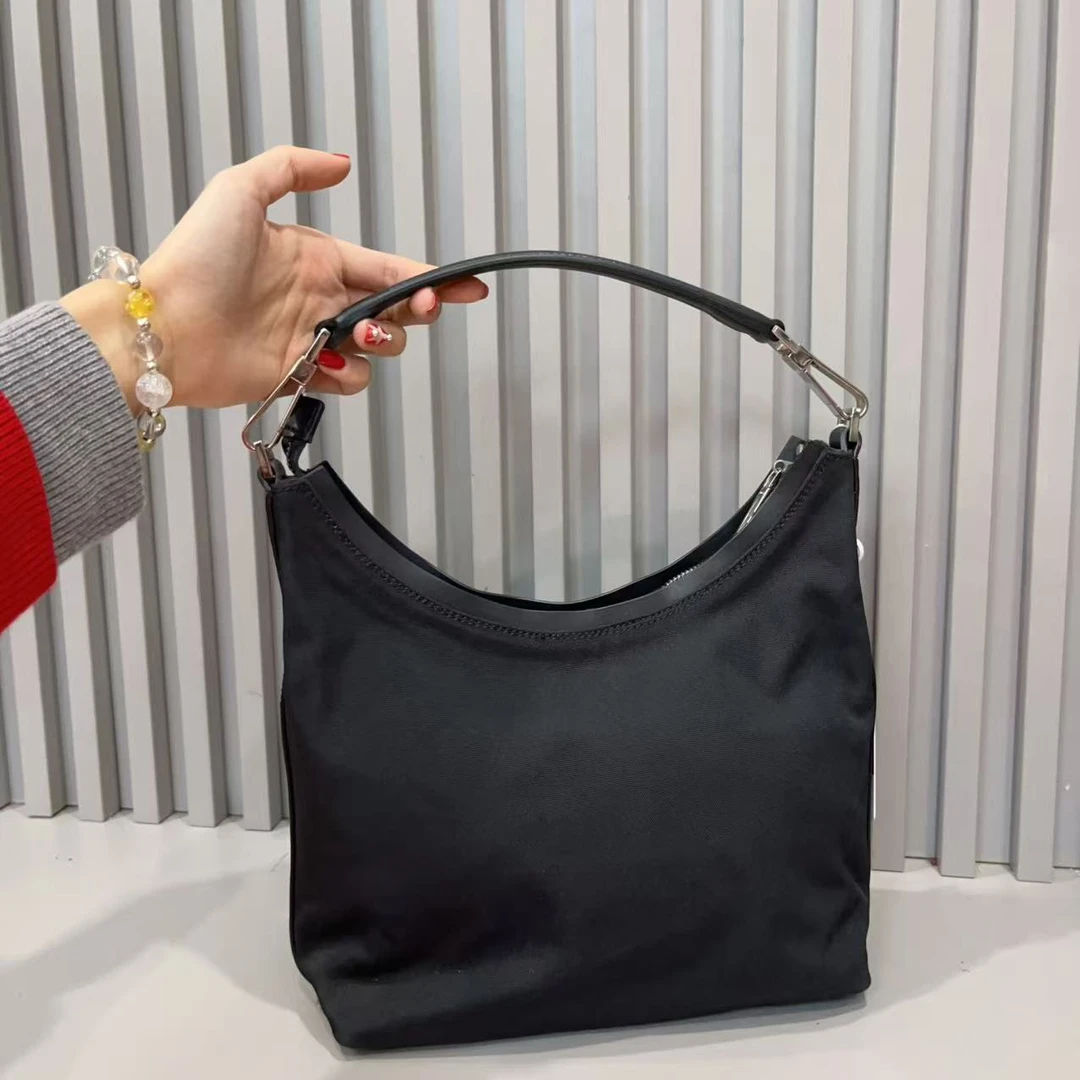 95新 GUCCI/古驰 兔兔奢/古驰单肩包/240325056