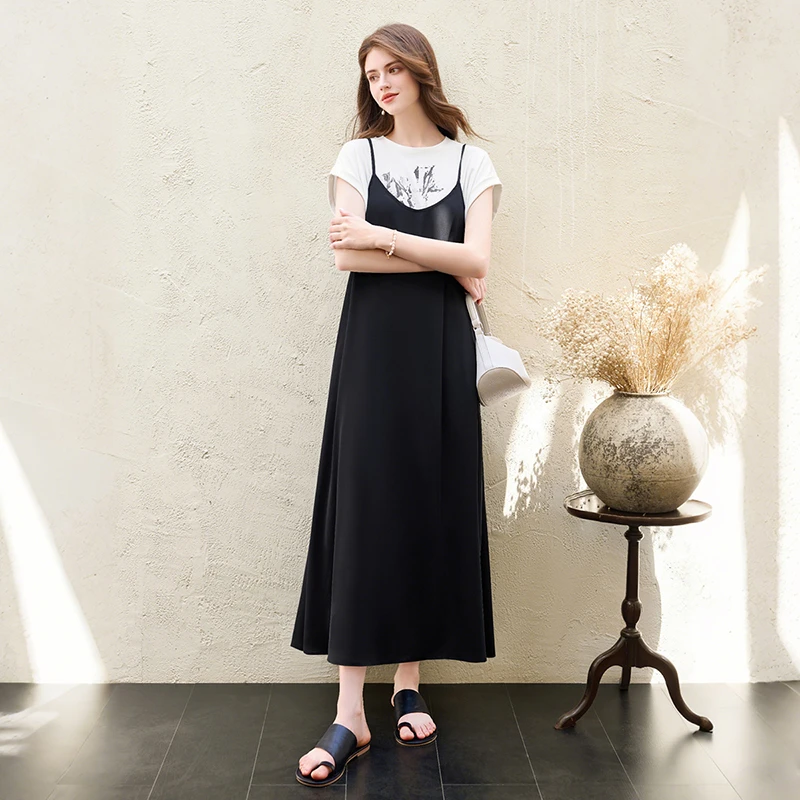 她池2025夏装新款女装短袖T恤搭吊带裙两件套时尚套装T52B1723NB