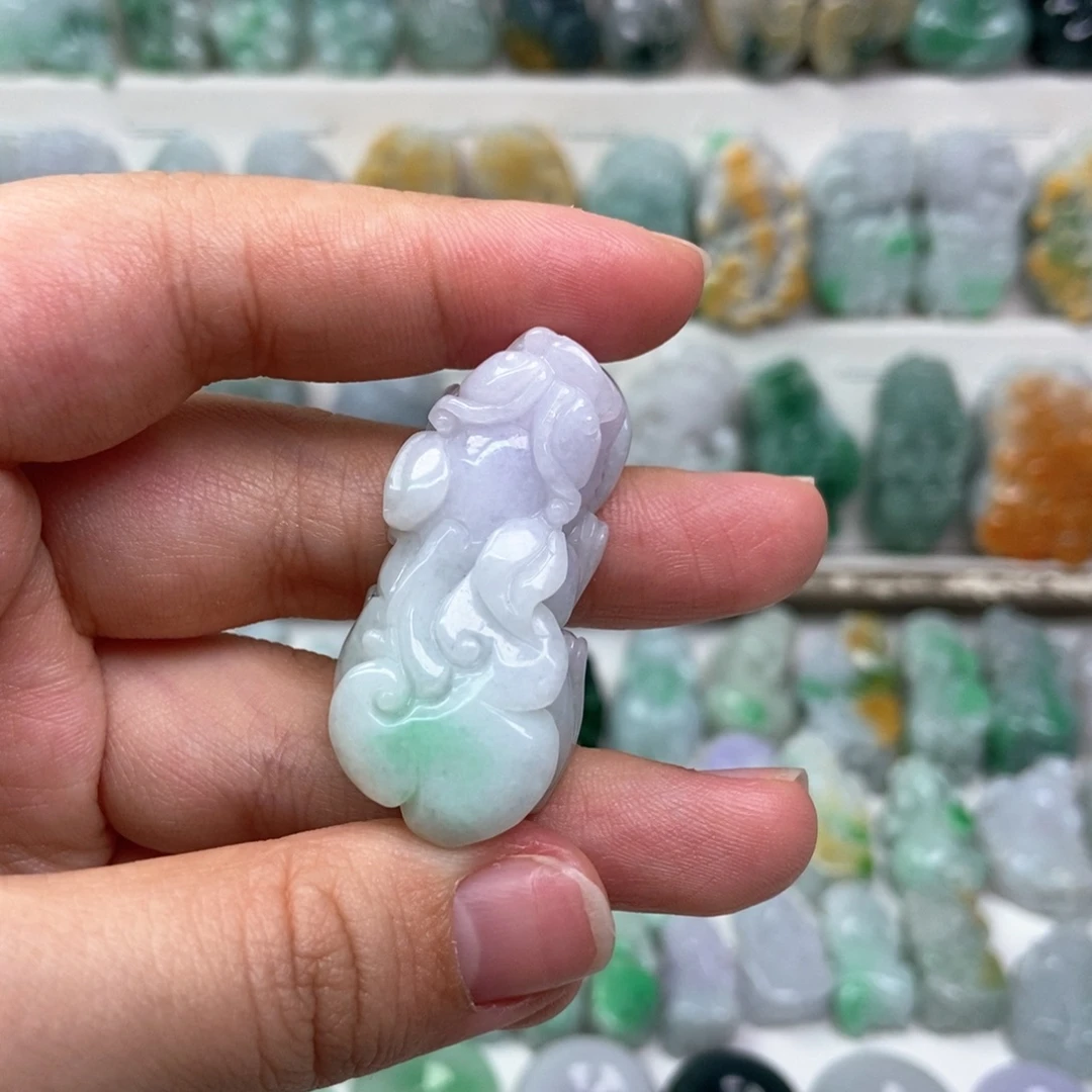 翡翠未镶嵌吊坠(赠链)