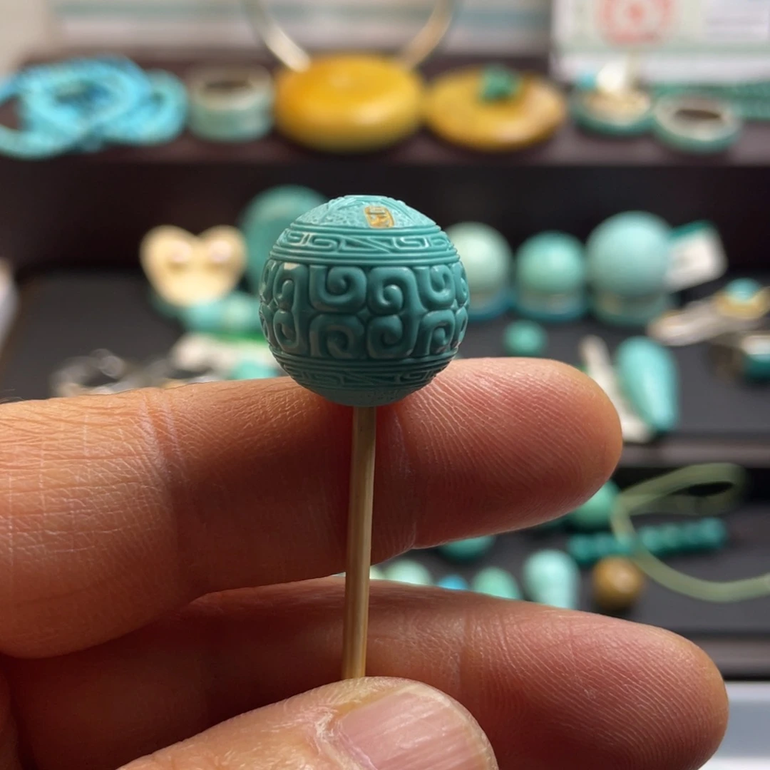 绿松石未镶嵌颈饰