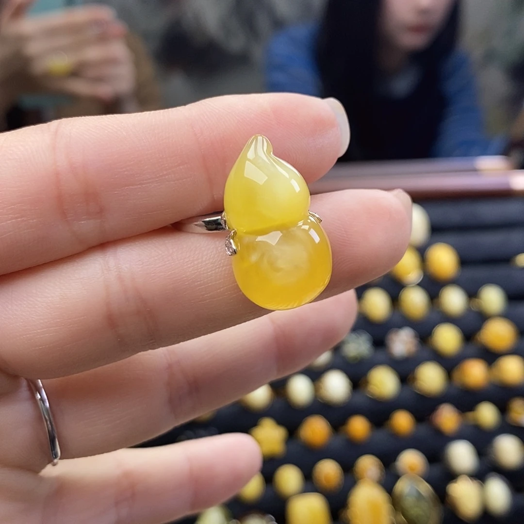 琥珀未镶嵌裸石成品