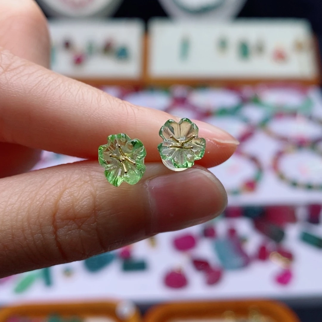 18K金镶嵌耳饰碧玺花花耳钉yy