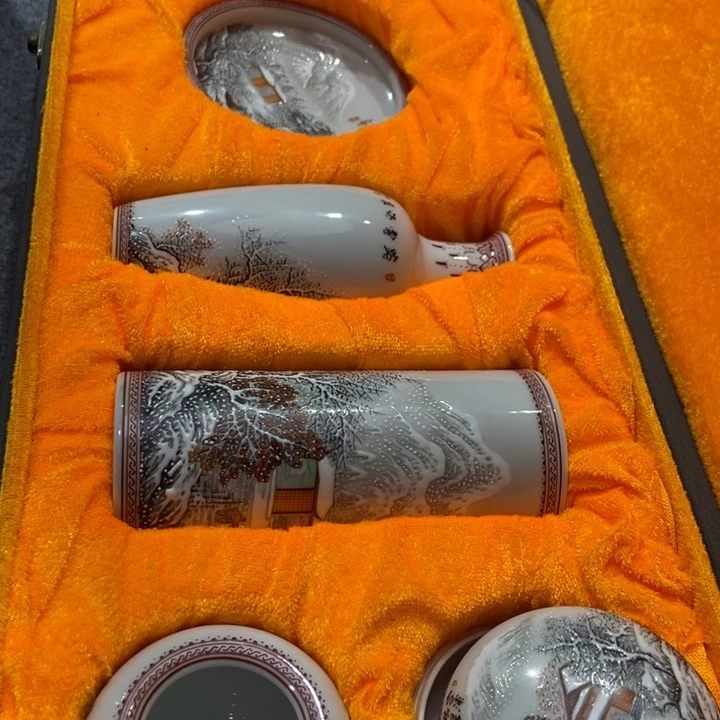 金***米景德镇陶厂瓷花瓶