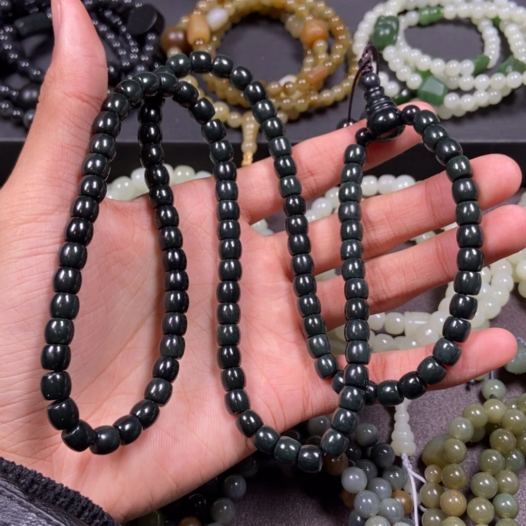 和田玉未镶嵌把件