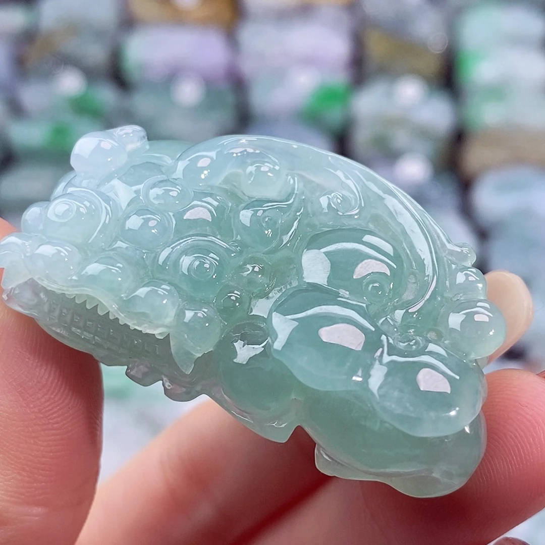 颈饰未镶嵌翡翠天然