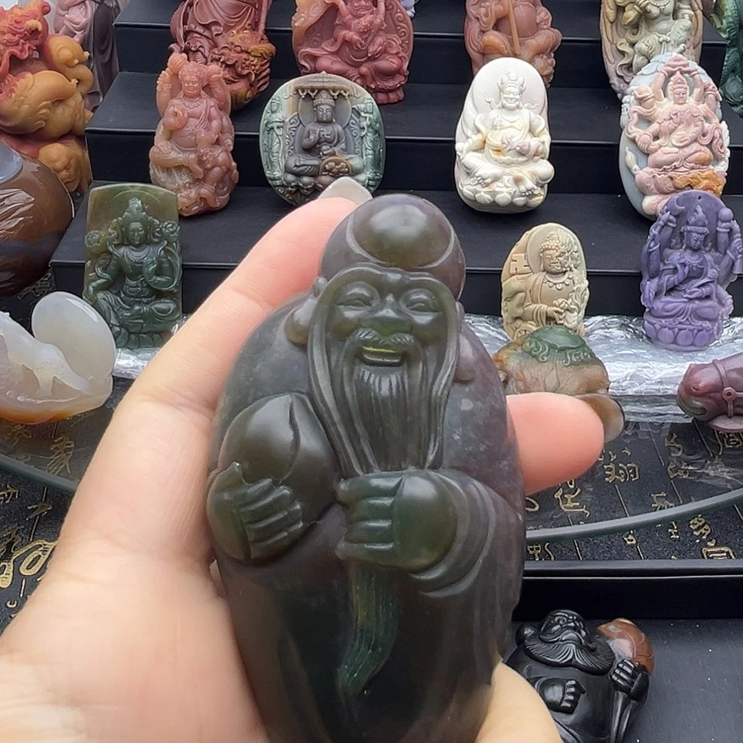 颈饰未镶嵌石英质玉